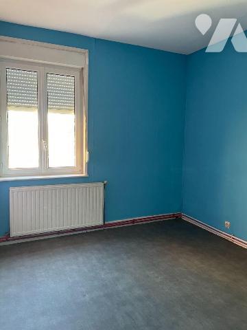 A VENDRE A NIEPPE (59270) dans le Nord (59) : MAISON DE VILLE AVEC COUR ? A CONFORTER - Surface...