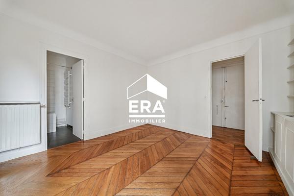 Appartement Paris 3 pièce(s) 56.3 m2