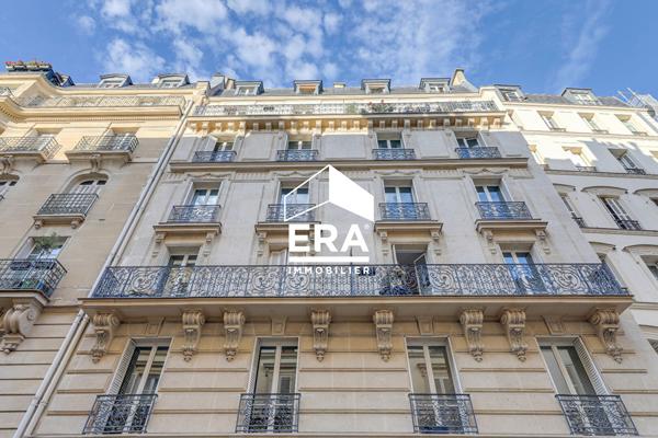 Appartement Paris 3 pièce(s) 56.3 m2