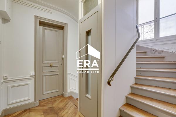 Appartement Paris 3 pièce(s) 56.3 m2