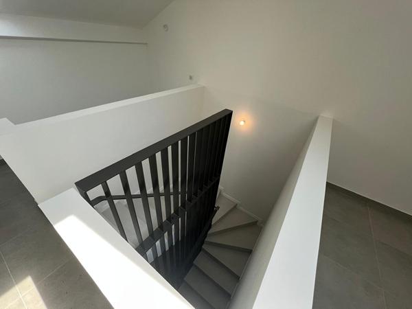 Maison de ville à proximité immédiate de Cannes Banane, des commerces et des plages