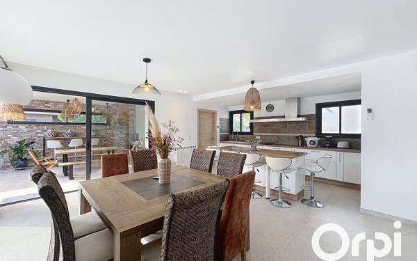 Maison à vendre    4 pièces •  Lecci