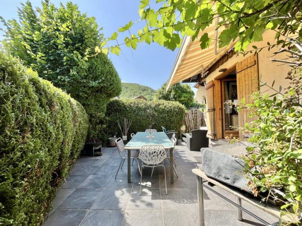 MAISON DE VILLAGE DE 134 M2 / CALME / VUE MONTAGNE