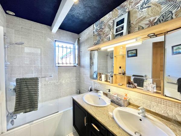 MAISON DE VILLAGE DE 134 M2 / CALME / VUE MONTAGNE