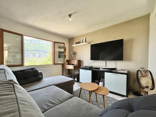 MAISON DE VILLAGE DE 134 M2 / CALME / VUE MONTAGNE