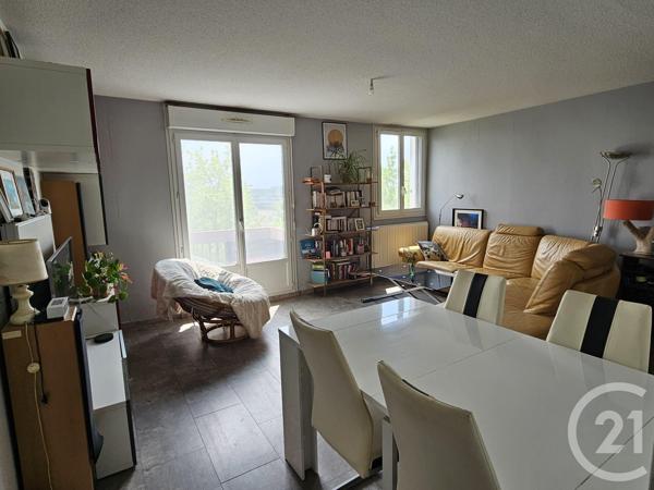 Appartement F4 à vendre  4 pièces - 82 m 2   ORTHEZ  - 64