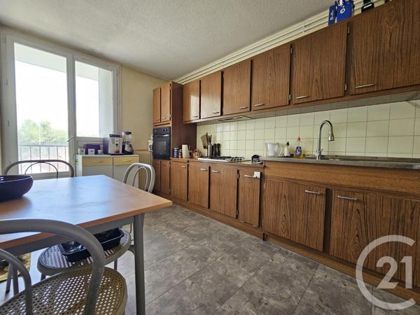 Appartement F4 à vendre  4 pièces - 82 m 2   ORTHEZ  - 64