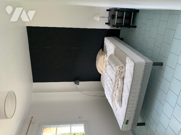 Maison de 168.45m² avec un rez de chaussée : salon, séjour-cuisine, chambre et un étage: 4 chambres.