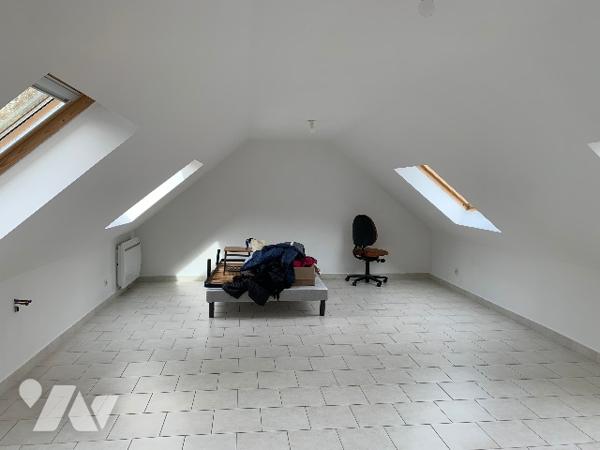 Maison de 168.45m² avec un rez de chaussée : salon, séjour-cuisine, chambre et un étage: 4 chambres.