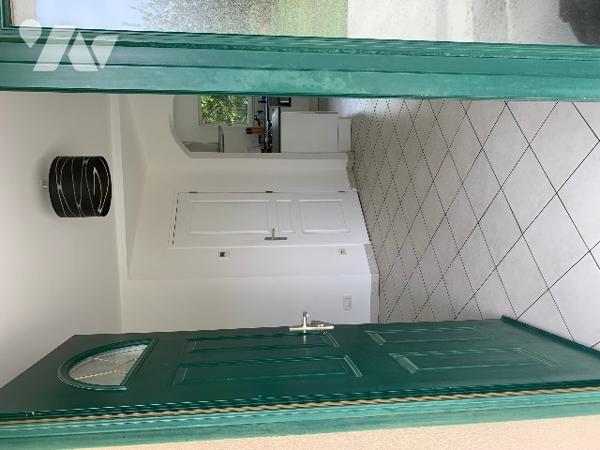 Maison de 168.45m² avec un rez de chaussée : salon, séjour-cuisine, chambre et un étage: 4 chambres.