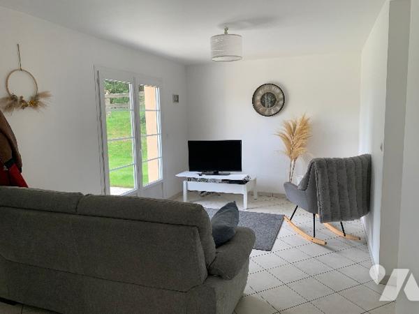 Maison de 168.45m² avec un rez de chaussée : salon, séjour-cuisine, chambre et un étage: 4 chambres.