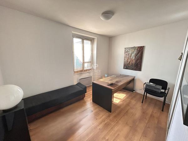 Appartement Poissy Centre ville 4 pièce(s) 75 m2 avec 2 parkings €299 000 ** - Référence 9184