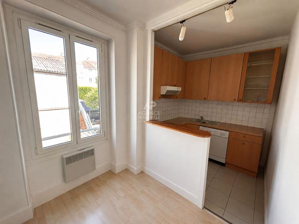 Appartement Poissy Centre ville 4 pièce(s) 75 m2 avec 2 parkings €299 000 ** - Référence 9184