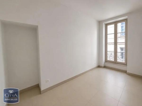 Appartement à louer 2 pièces 46m² Nîmes (30000)