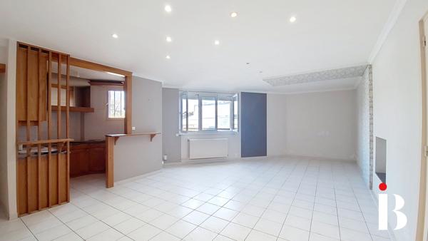 Appartement Carquefou duplex à renover plein BOURG 6 pièces 133 m2