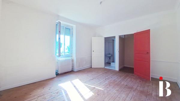 Appartement Carquefou duplex à renover plein BOURG 6 pièces 133 m2