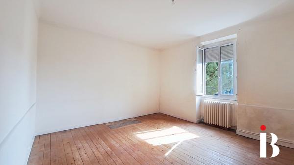 Appartement Carquefou duplex à renover plein BOURG 6 pièces 133 m2
