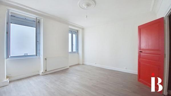 Appartement Carquefou duplex à renover plein BOURG 6 pièces 133 m2