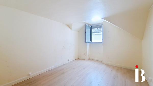 Appartement Carquefou duplex à renover plein BOURG 6 pièces 133 m2