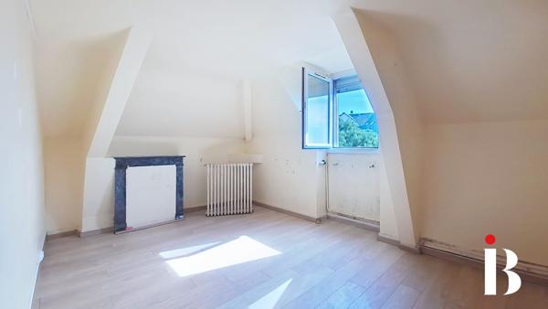 Appartement Carquefou duplex à renover plein BOURG 6 pièces 133 m2