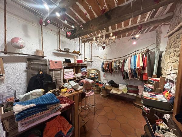 Local commercial à louer au coeur du village du Castellet - 10 m²