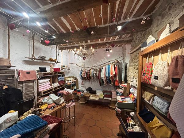 Local commercial à louer au coeur du village du Castellet - 10 m²