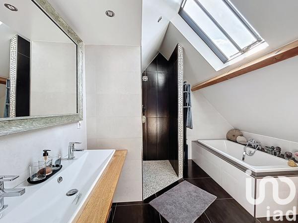 House for sale 6 rooms 182 m² Ivry-sur-Seine