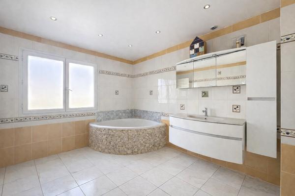 Maison 7 pièces - 165 m² Exclusivité efficity