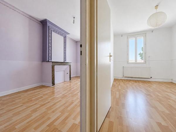 Appartement à vendre 192 240 € Saint-Loubès 6 p 136 m² DPE F