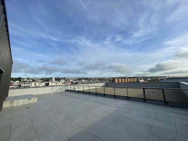 À VENDRE - LE HAVRE / ENTRÉE DE VILLE - BUREAUX - 514 m² - TERRASSE 100 m²