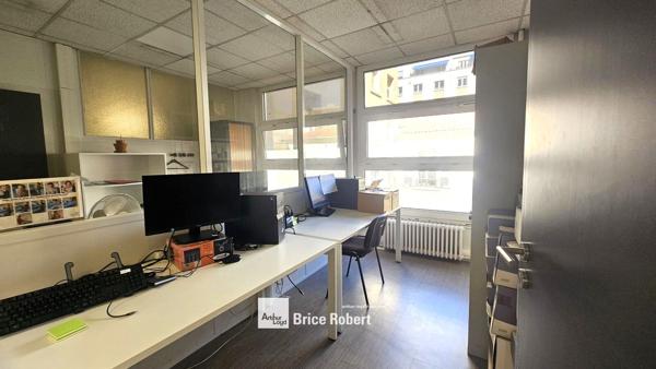 Bureaux à louer Lyon 3ème avec climatisation et accès immédiat métro