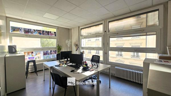 Bureaux à louer Lyon 3ème avec climatisation et accès immédiat métro