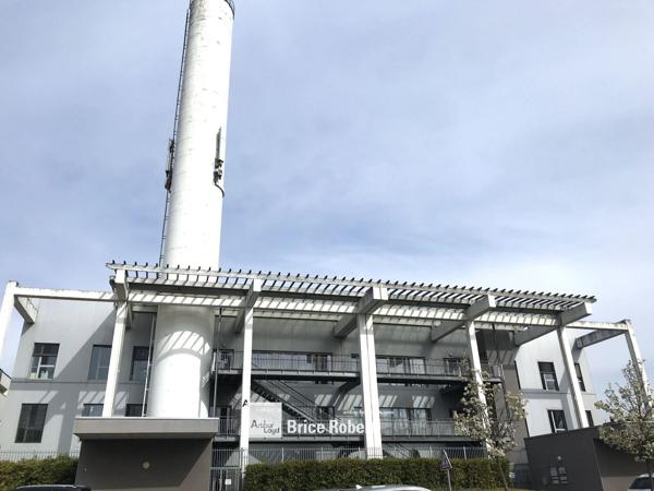 Bureaux à louer ou à vendre à Rillieux-la-Pape avec bornes de recharge