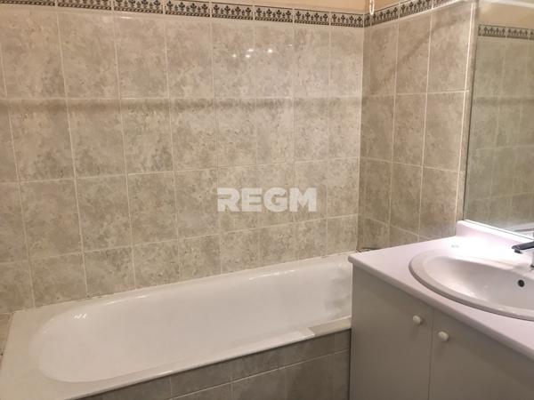 Saint-Fargeau-Ponthierry (77310) Appartement F4 avec balcons, 2 parkings, cave