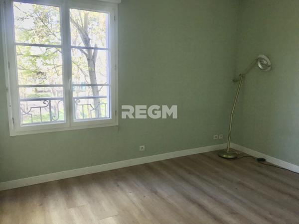 Saint-Fargeau-Ponthierry (77310) Appartement F4 avec balcons, 2 parkings, cave