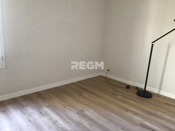 Saint-Fargeau-Ponthierry (77310) Appartement F4 avec balcons, 2 parkings, cave