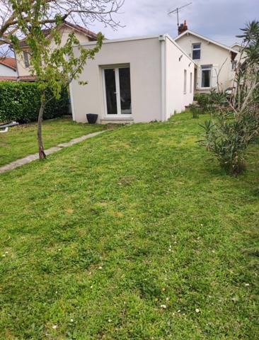 Maison de ville 5 pieces 114 m2 + Box de rangement 25 m2