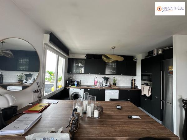 Joli appartement avec grande terrasse et stationnement en plein centre-ville de Marcq