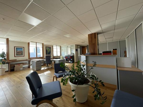 A VENDRE - LE HAVRE / PALAIS DE JUSTICE - 211 m2 - PMR