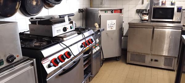 Cession de bail - Grand Restaurant avec Terrasse et Kiosque à Pizza à Miribel