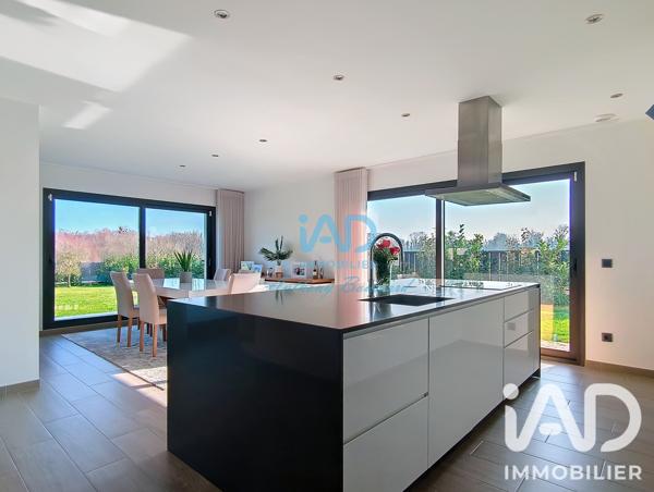 Maison à vendre 8 pièces 225 m² Bernay-Vilbert