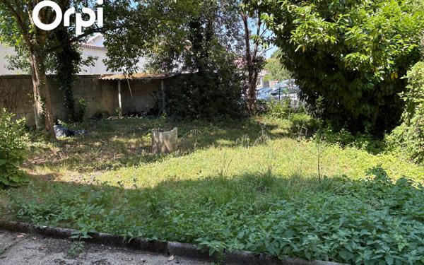 Immeuble à vendre    6 pièces • 127,85 m2 Saintes