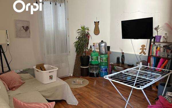 Immeuble à vendre    6 pièces • 127,85 m2 Saintes