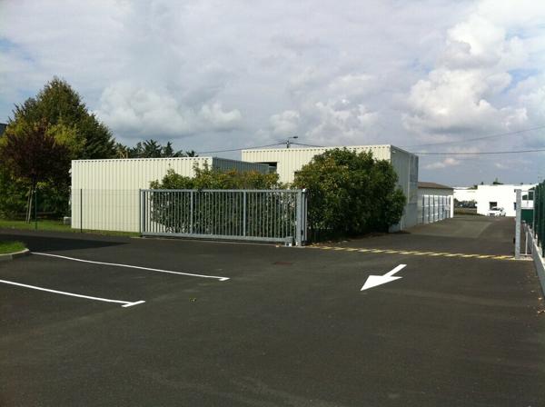 A LOUER EN PLEIN COEUR DE LA ZONE MENDES FRANCE 100m2 BUREAUX AVEC PARKING FACIL D'ACCES