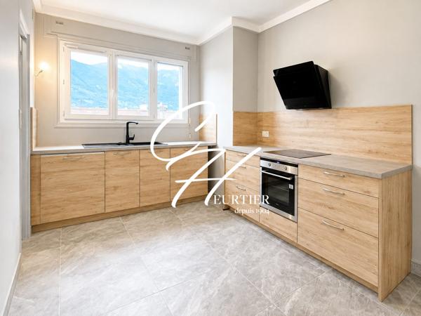 GRENOBLE – 4 PLACE BIR-HAKEIM – SPACIEUX T4 + CUISINE AVEC GARAGE