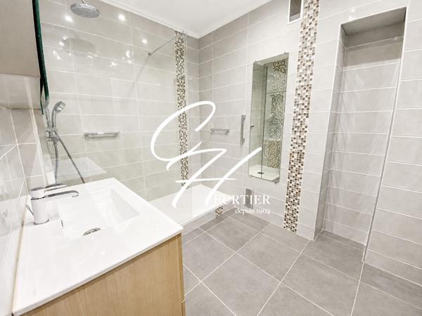 GRENOBLE – 4 PLACE BIR-HAKEIM – SPACIEUX T4 + CUISINE AVEC GARAGE