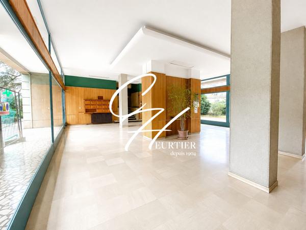 GRENOBLE – 4 PLACE BIR-HAKEIM – SPACIEUX T4 + CUISINE AVEC GARAGE