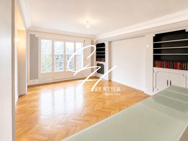 GRENOBLE – 4 PLACE BIR-HAKEIM – SPACIEUX T4 + CUISINE AVEC GARAGE