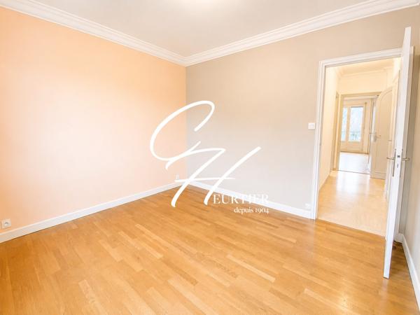 GRENOBLE – 4 PLACE BIR-HAKEIM – SPACIEUX T4 + CUISINE AVEC GARAGE