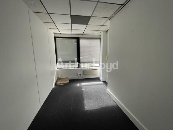 Bureaux à louer à Villeneuve d'Ascq accessibilité optimale et cadre verdoyant